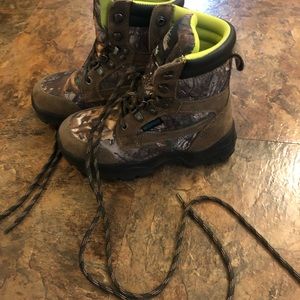 Boys camo boots